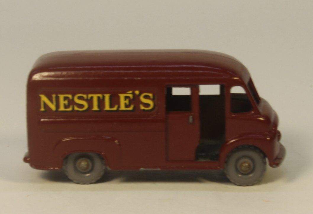 Matchbox Voitures modèles: Matchbox Lesney 69A Commer Van Nestlé's – D'occasion à Zofingen par Trukli58 1