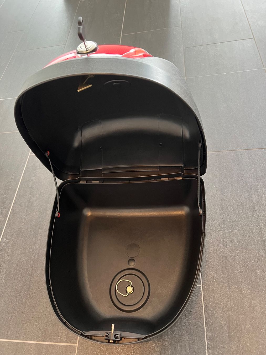 Topcase: Top Case Elektro-Scooter – Usato da Kirchberg BE venduto da WERCAS 1