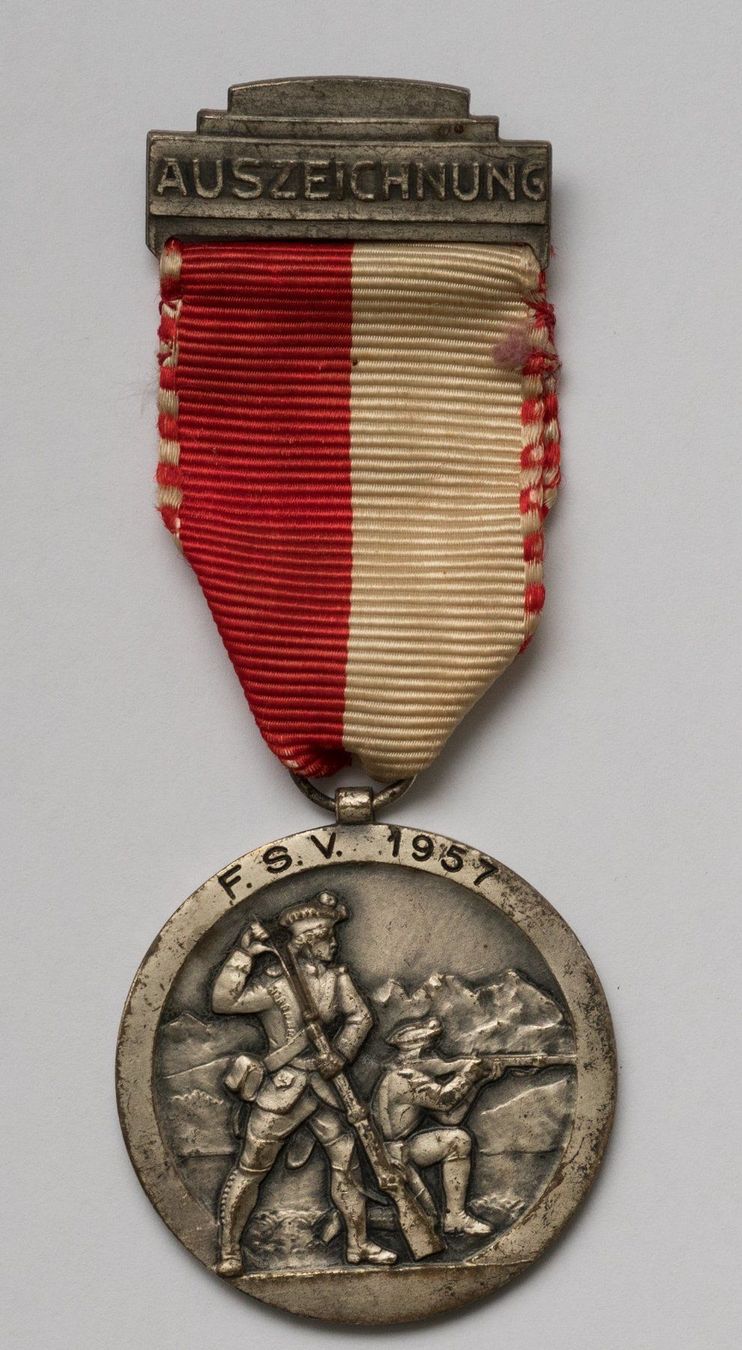Medaglie: Kranzauszeichnung F.S.V. 1957 – Usato da Rotkreuz venduto da Swiss-Coins