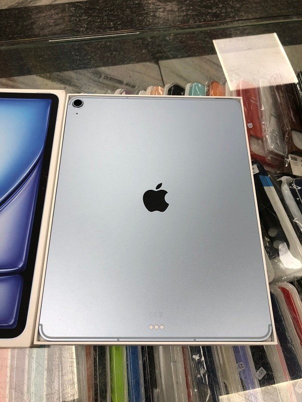 Apple Tablet PC: IPAD AIR 13" M3 256GB 5G WIFI+CELLULAR LADEZYKLEN "7"!!!!!! – Gebraucht aus Zürich von Handymarkt 1