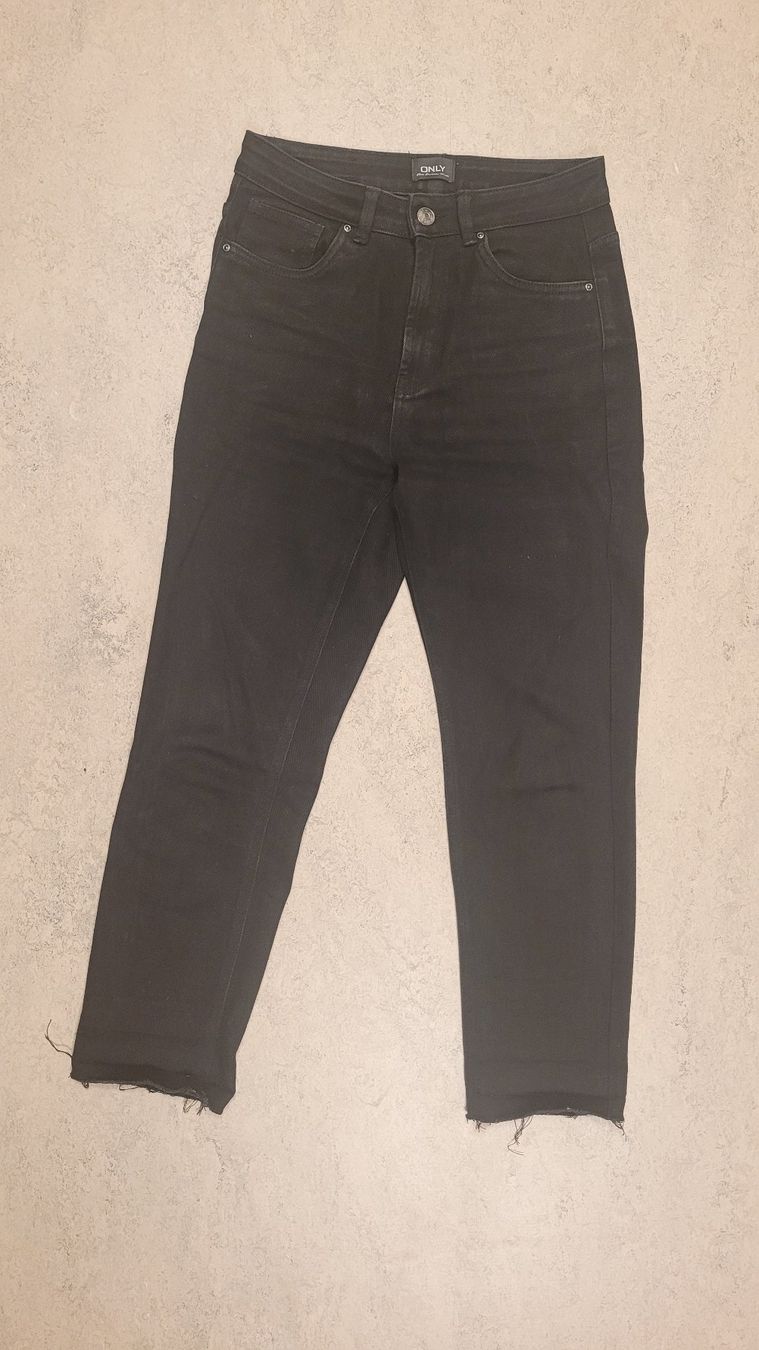 Only Jeans: Schwarze Jeanshose | ONLY | Grösse 38/32 – Usato da Worben venduto da sternli27