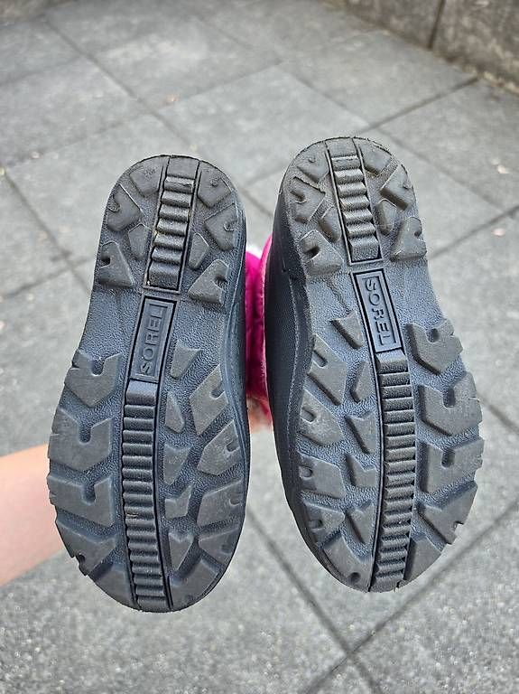 Chaussures filles: Winterschuhe, Winterstiefel, Grösse 30 – D'occasion à Meggen par vic_p8lz 2