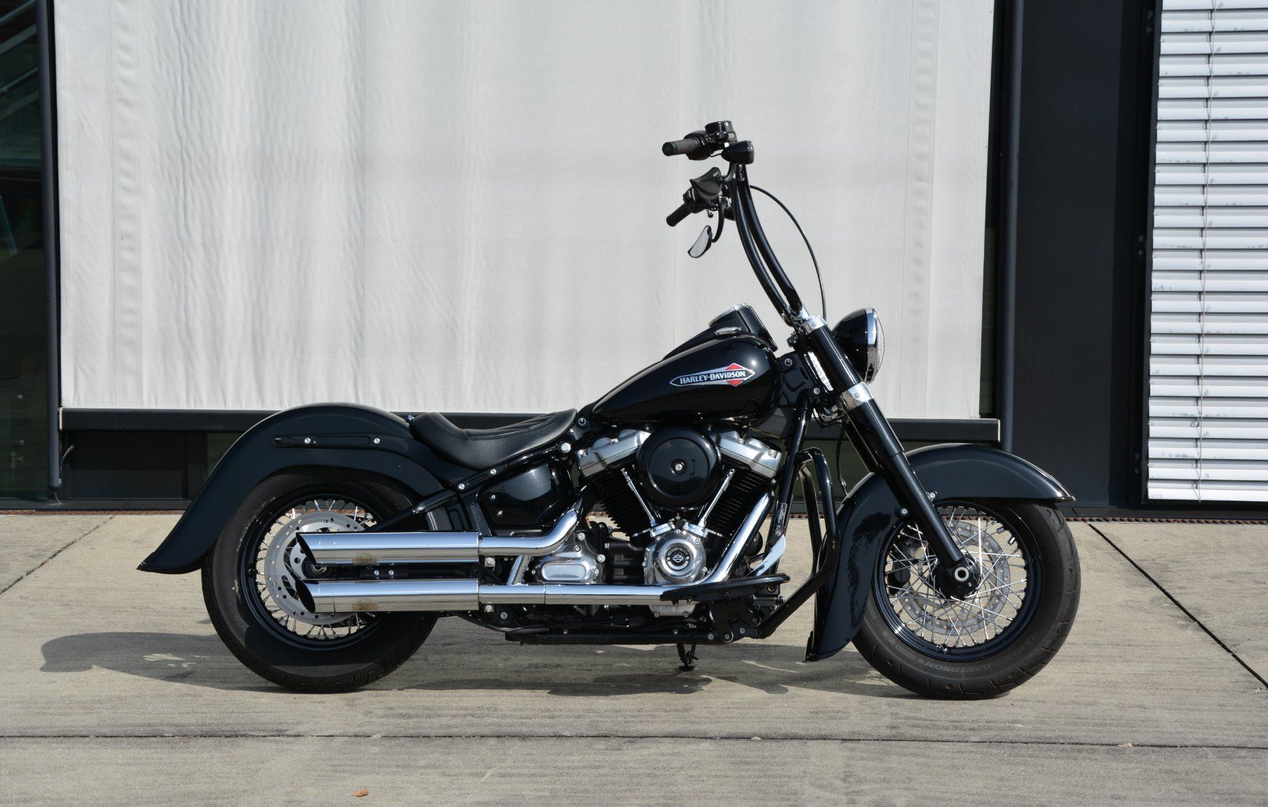 Harley-Davidson Chopper: HARLEY-DAVIDSON FLSL Softail Slim 107 – Gebraucht aus Oberkulm von Curiger-Automobile 5