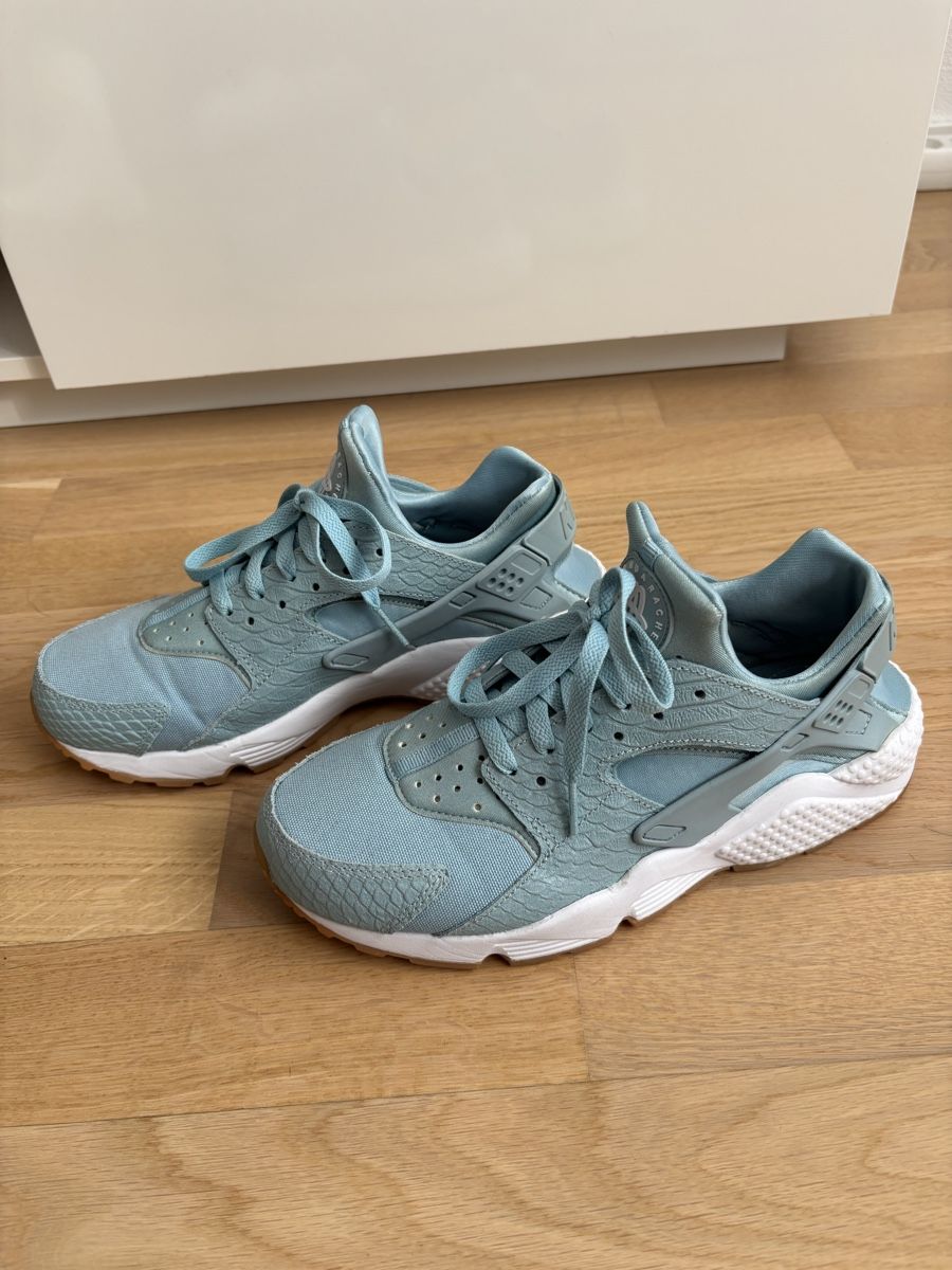 Nike Scarpe da donna: Nike Huarache hellblau, Grösse 40.5 – Nuovo (secondo la descrizione) da Neuenhof venduto da bball 1