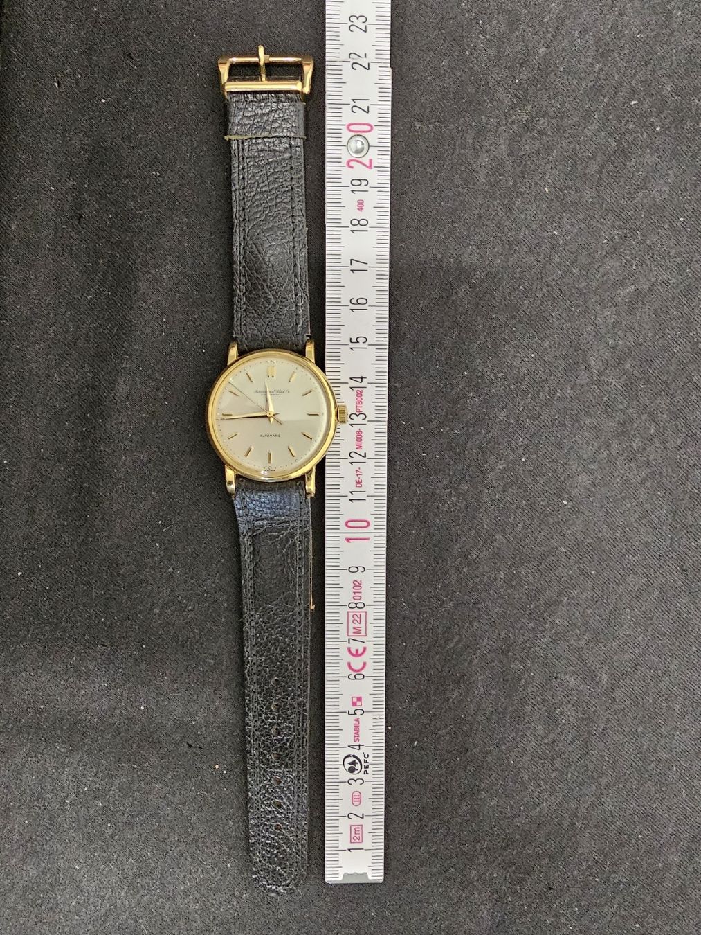 IWC Orologi: IWC Armbanduhr 18 Karat Gold – Usato da Wolfertswil venduto da Antiko 1