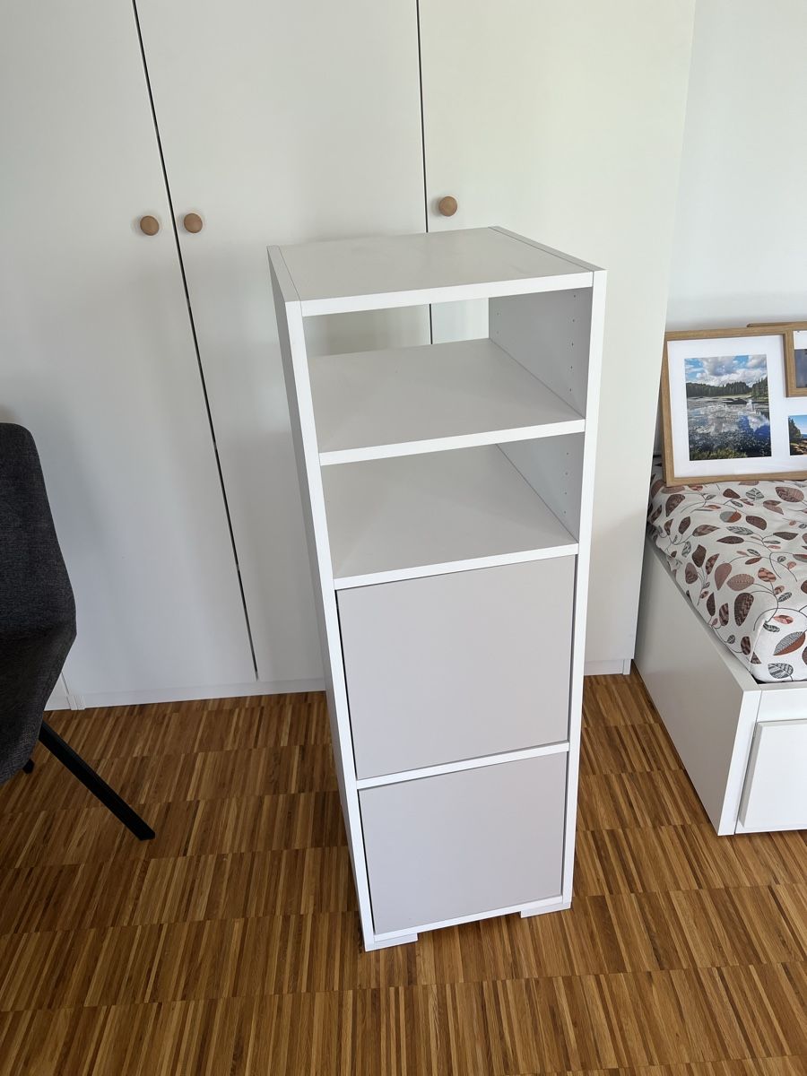 Scaffali: White narrow shelf unit with door 40cm wide – Usato da Birsfelden venduto da mic_v95n