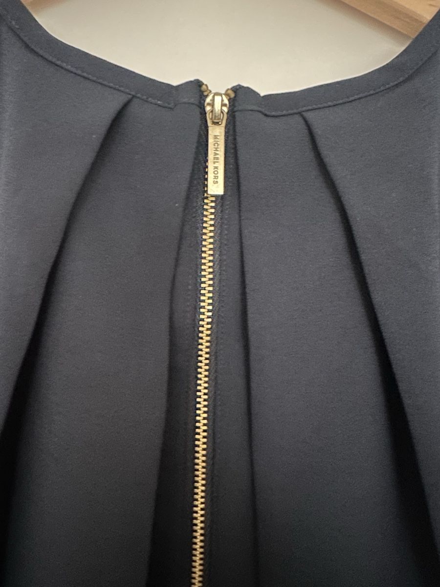 Michael Kors Top: Michael Kors Top - Navy, Size S, Sleek & Stylish! – Usato da Unterägeri venduto da aig_7jjx 3