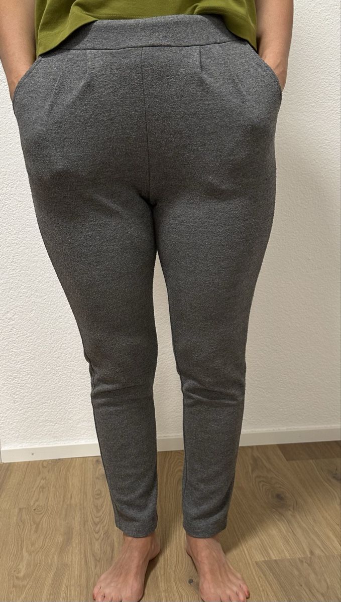 Esprit Pantaloni: Graue Esprit Freizeithose, entsprcht Grösse S – Usato da Glattbrugg venduto da SMusic98 2
