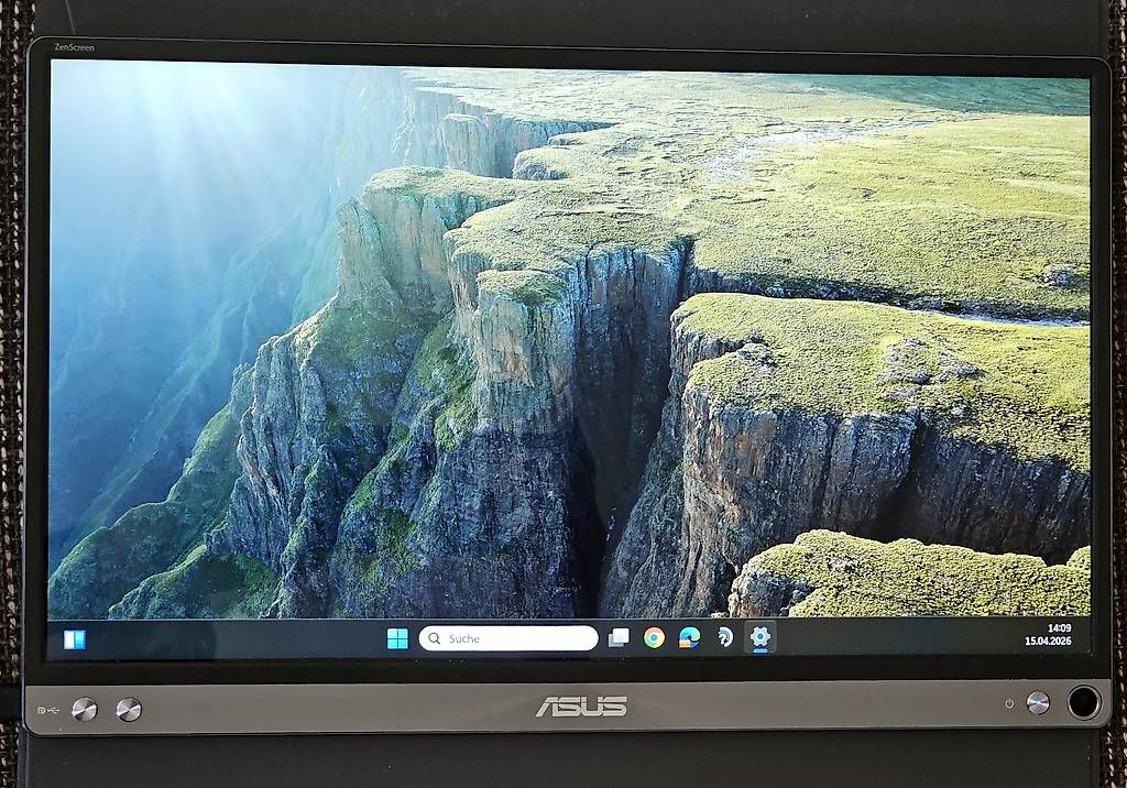 Monitor: ASUS ZenScreen MB16AC  Mobiler 15.6" Monitor (Full HD) – Usato da Zürich venduto da Trunks02
