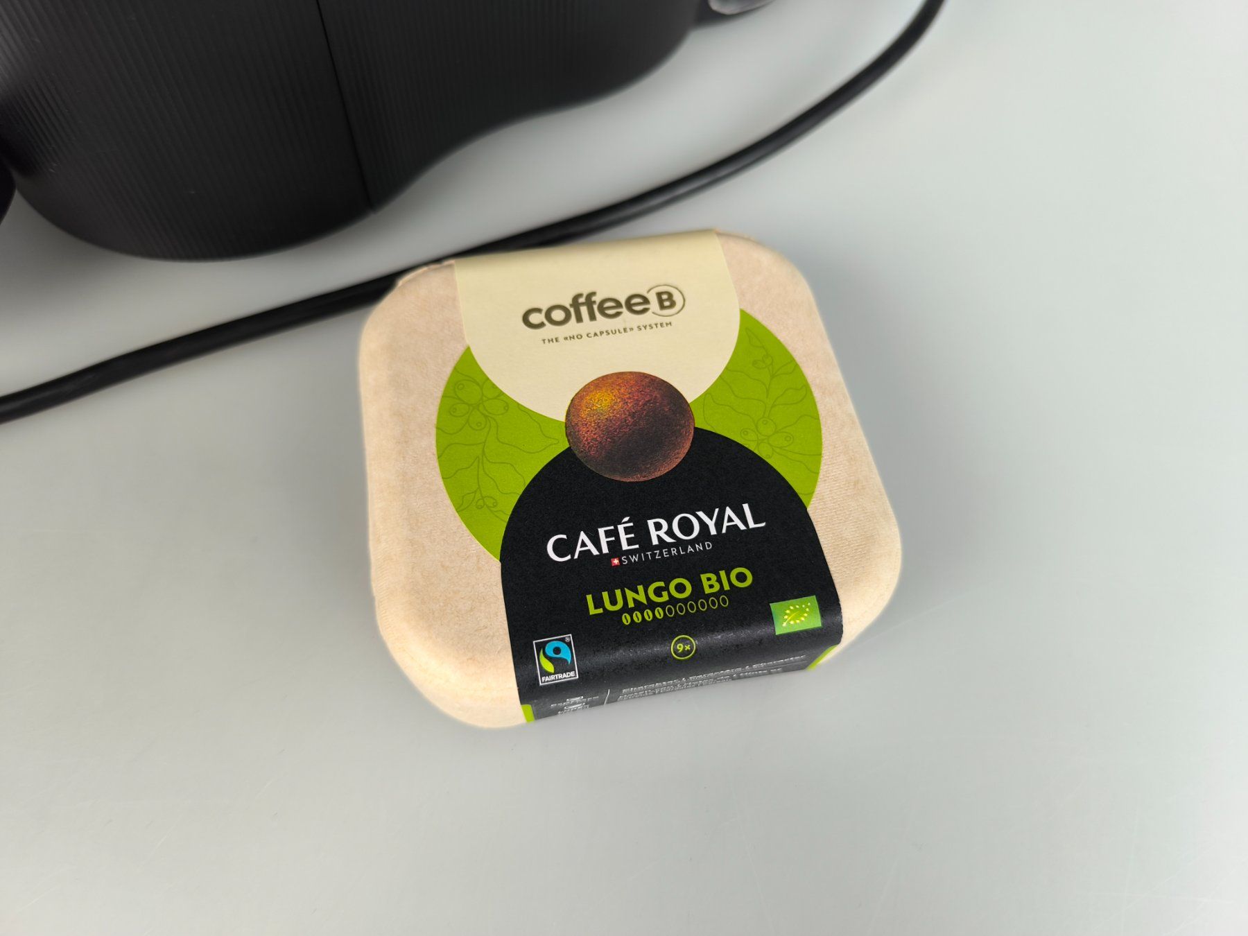 Coffee B Macchine per caffè & Macchine per espresso: CoffeeB Globe Kaffeemaschine Schwarz inkl. Lungo Bio – Usato da Rüti ZH venduto da Restwert_Rueti_ZH 1