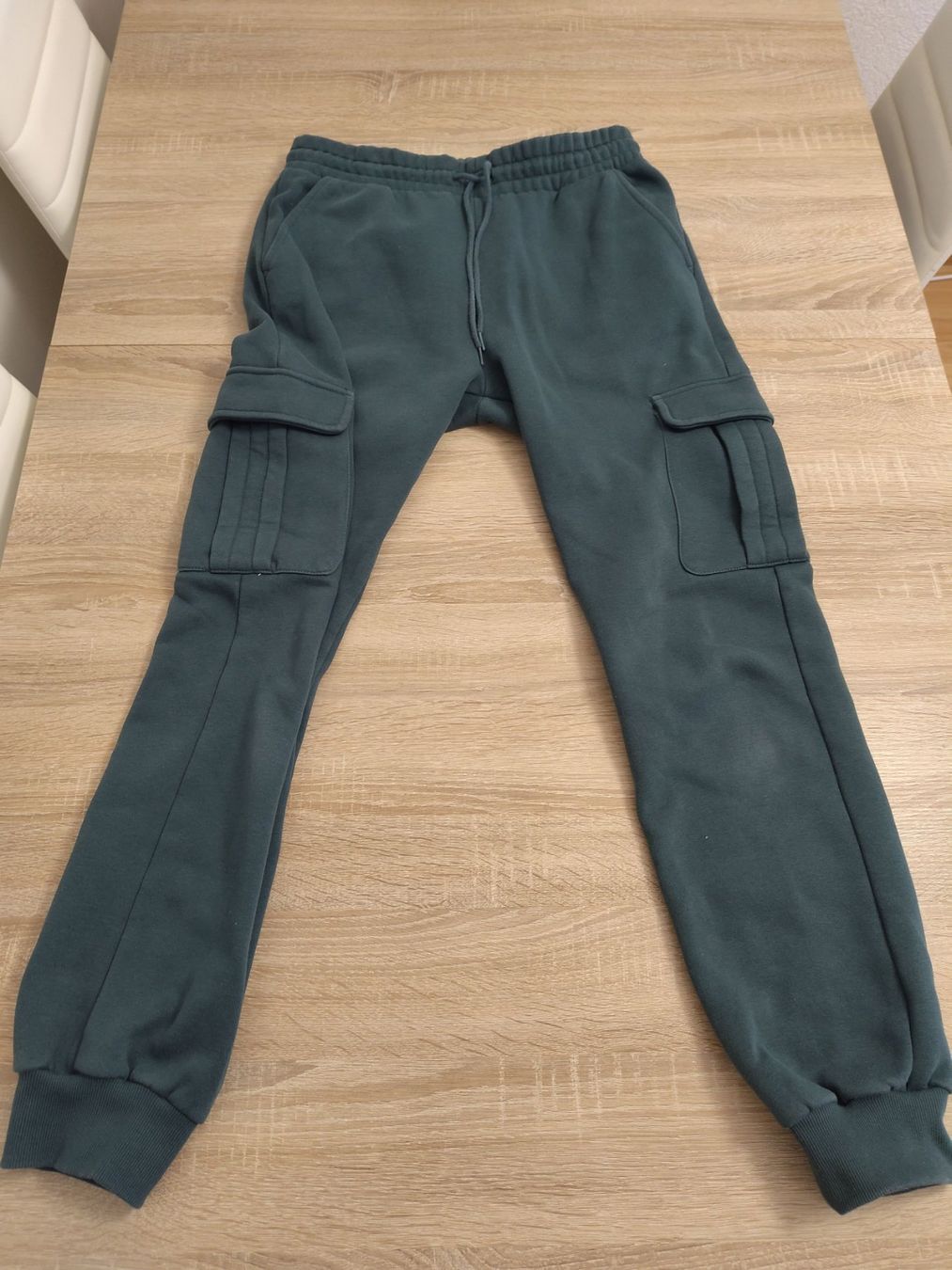 Pantaloni: Pantalons Cargo Sweat – Usato da Bern venduto da jul_wq6h 1