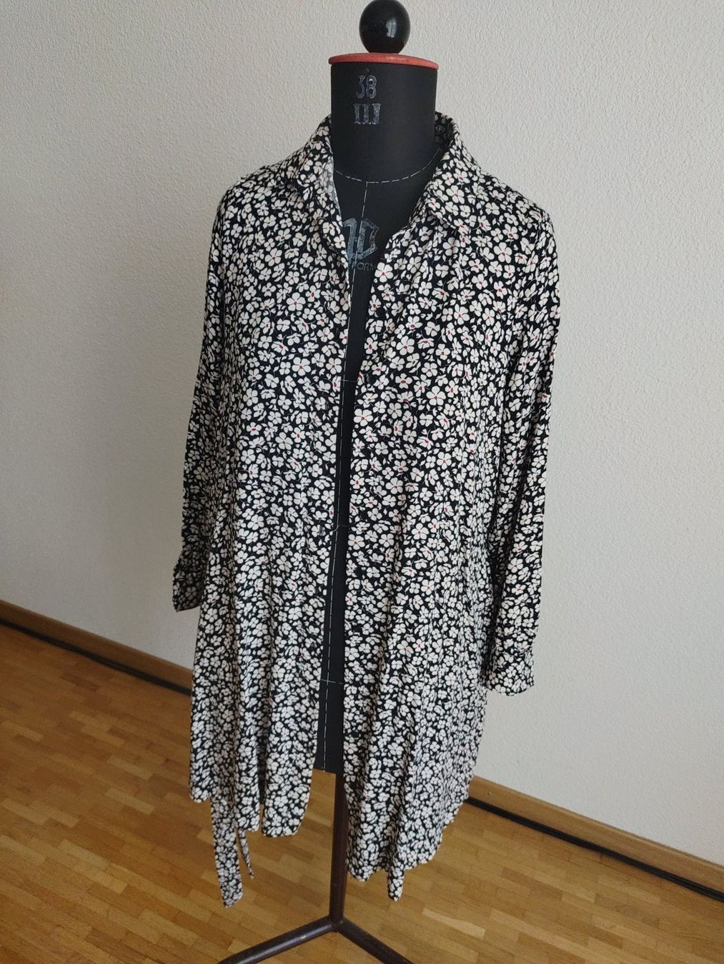 C&A Vestiti: Blumenkleid langarm Gr. 36 – Usato da Strengelbach venduto da Phorensic_30 3