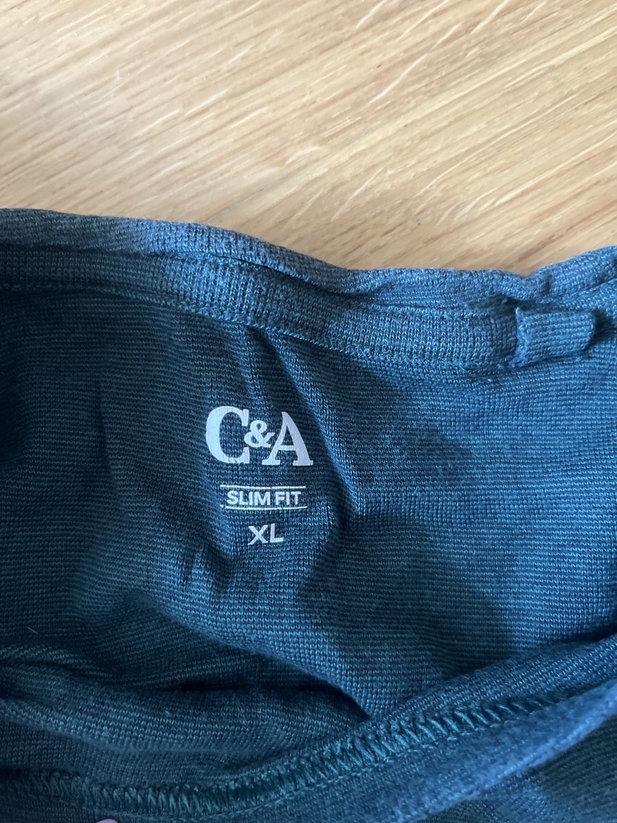 C&A T-shirt: T-Shirt vert C&A – Usato da Le Locle venduto da Mayd_h 1