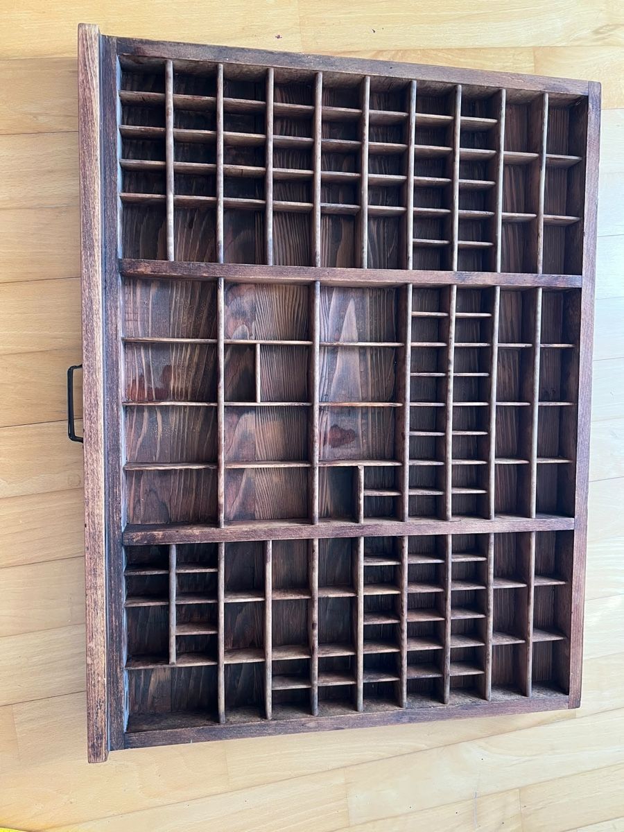 Articoli in legno: Original antiker Setzkasten aus Holz – Usato da Berlingen venduto da Zollhaus