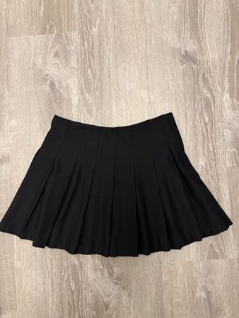 Schwarzer Faltenrock H&M– Gr. 36/S 