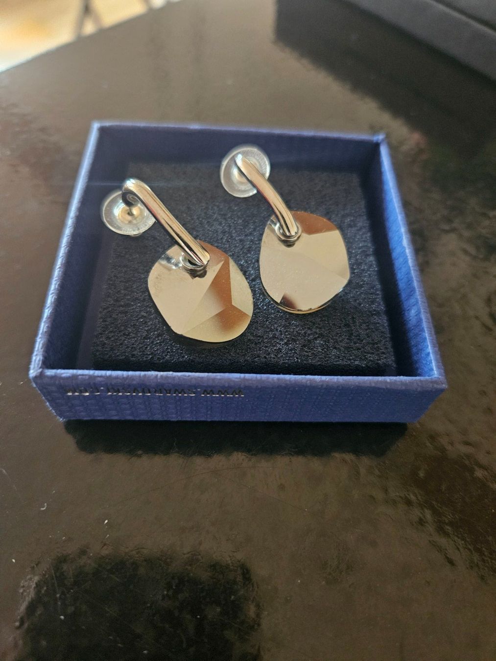 Swarovski Orecchini pendenti & Orecchini a lobo: Swarowski Ohrhänge anthrazit – Nuovo (secondo la descrizione) da Bern venduto da Alea6892