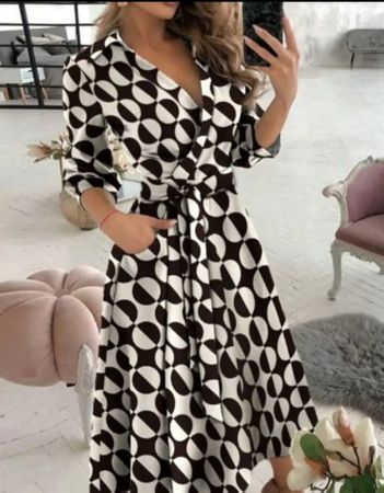 Sommerkleid lang, mit geometrischem Muster, Grösse M 