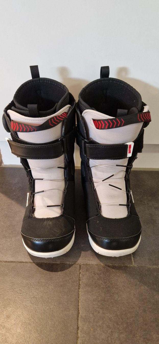 Boards: Deeluxe Snowboardboots Gr.37 oder 23.0 – D'occasion à Winterthur par Tulipane 1