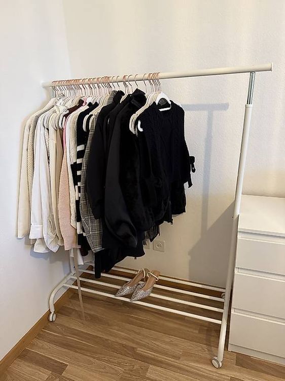 IKEA Kleiderständer mit Rollen (Gebraucht) in Regensdorf für CHF 14 – nur Abholung auf Ricardo kaufen