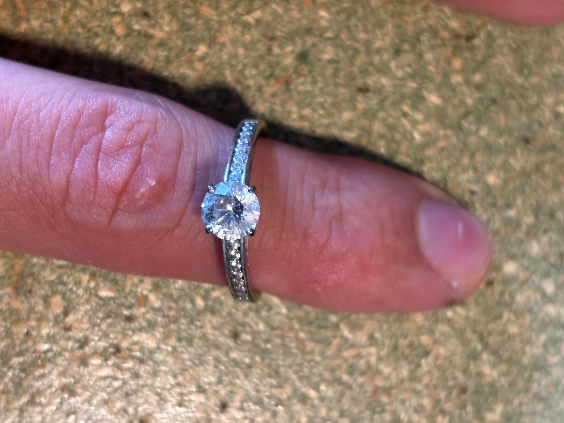 Swarovski Anelli: Swarovski Ring mit 15 Steinen – Usato da Holziken venduto da scedi21 1