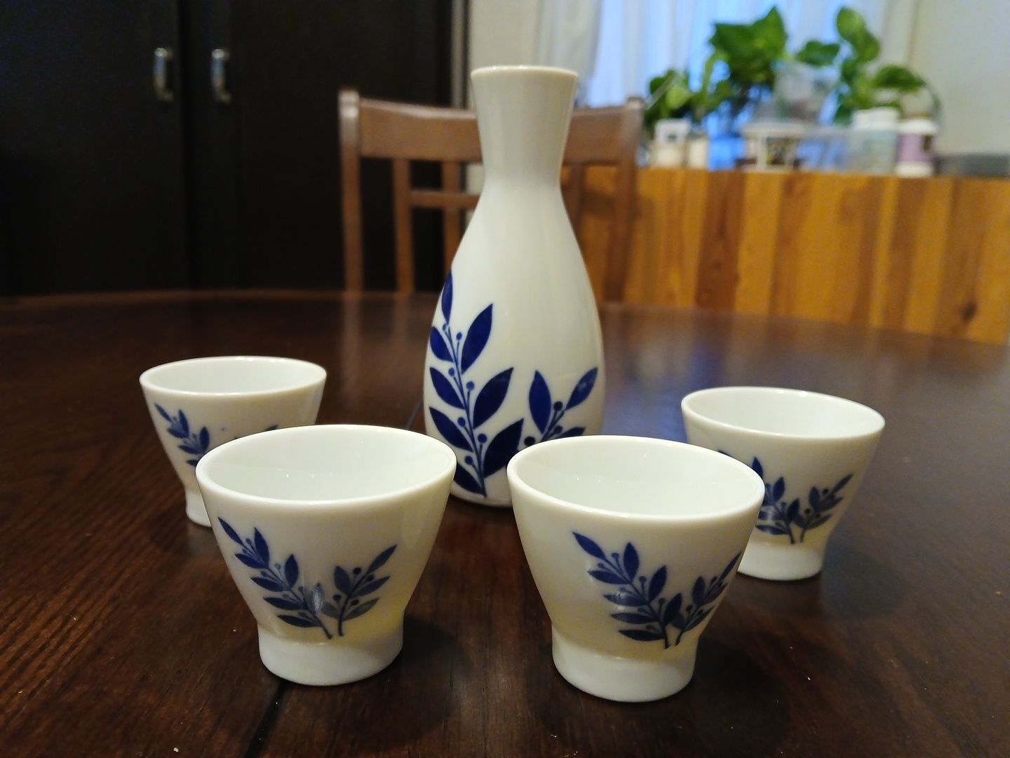 Set di piatti: Sake Set Gekkeikan 1 Carafe 4 Cups white blue pattern – Usato da Dübendorf venduto da LoRi-2026 1