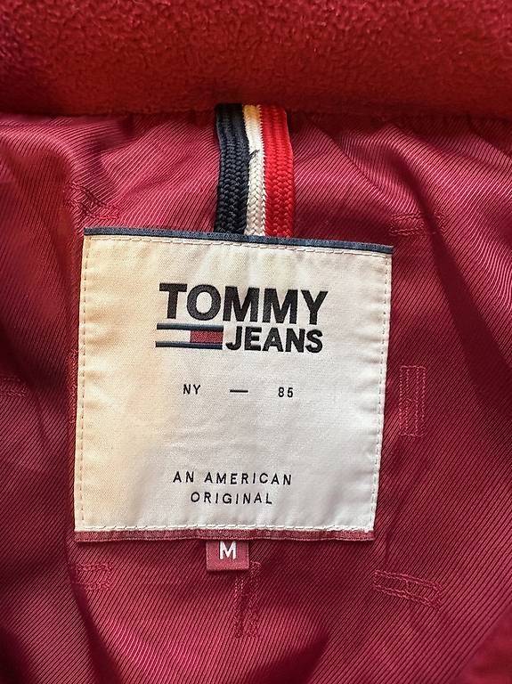 Giacche: Daunenjacke der Marke Tommy Hilfiger – Usato da Kirchberg BE venduto da Melanie.MaraM 1