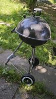Klassischer Kugelgrill (Holzkohle) mit Rollen & Deckel 