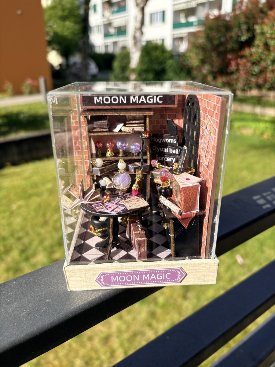 Case e mobili per bambole: Magic Shop Miniature,  Moon Magic DIY Dollhouse – Nuovo e nell'imballaggio originale da Binningen venduto da chr_g6n2
