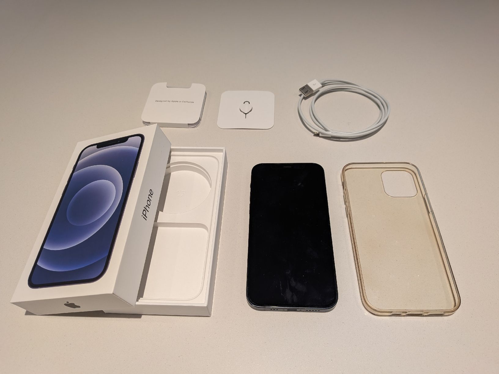 Apple Telefoni cellulari / Smartphones: iPhone 12 128GB schwarz – Usato da Zizers venduto da Jolo17