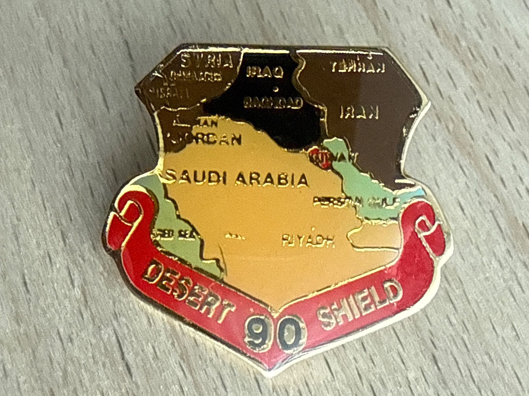 Placchette & Badge: Pin Desert Shield 90 – Usato da Glattbrugg venduto da Schweigmatt