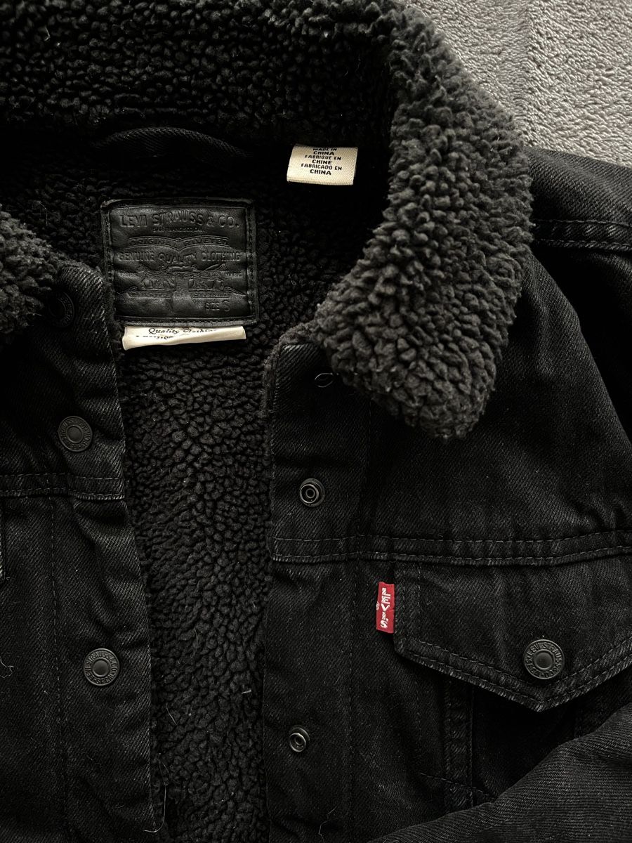 Levi's Jacken: Veste en jean Levi's noire doublée, taille S – Neu (gemäss Beschreibung) aus Meyrin von  1