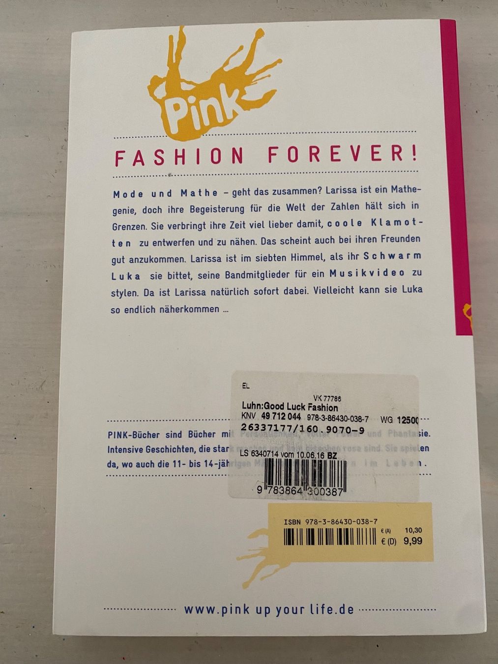 Libri: Buch "Good Luck Fashion" Neu – Nuovo (secondo la descrizione) da Riedholz venduto da emm_22qn 1
