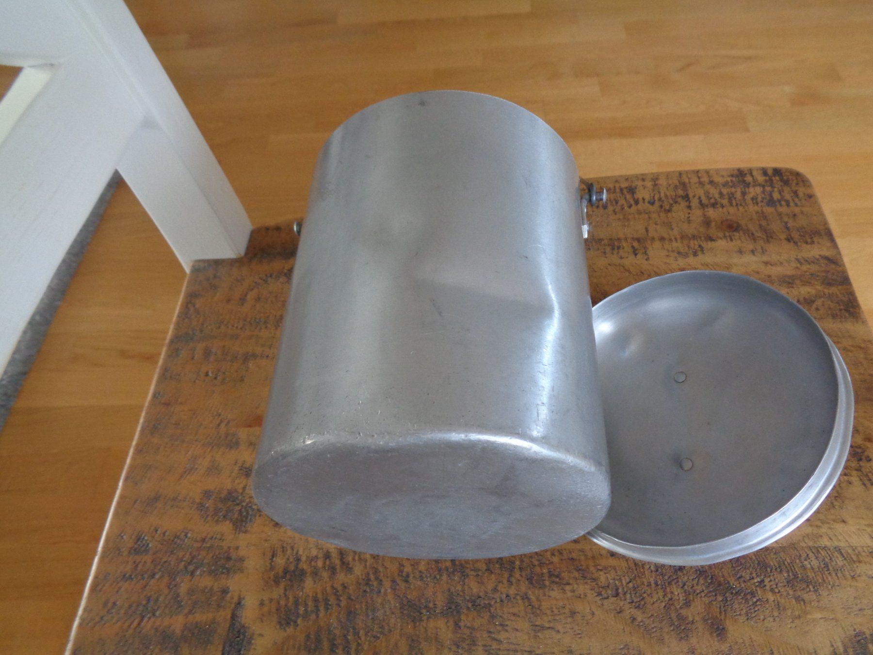 Altro per la casa: Milchkessel mit rotem Holzgriff – Usato da Hägglingen venduto da Orysen 3