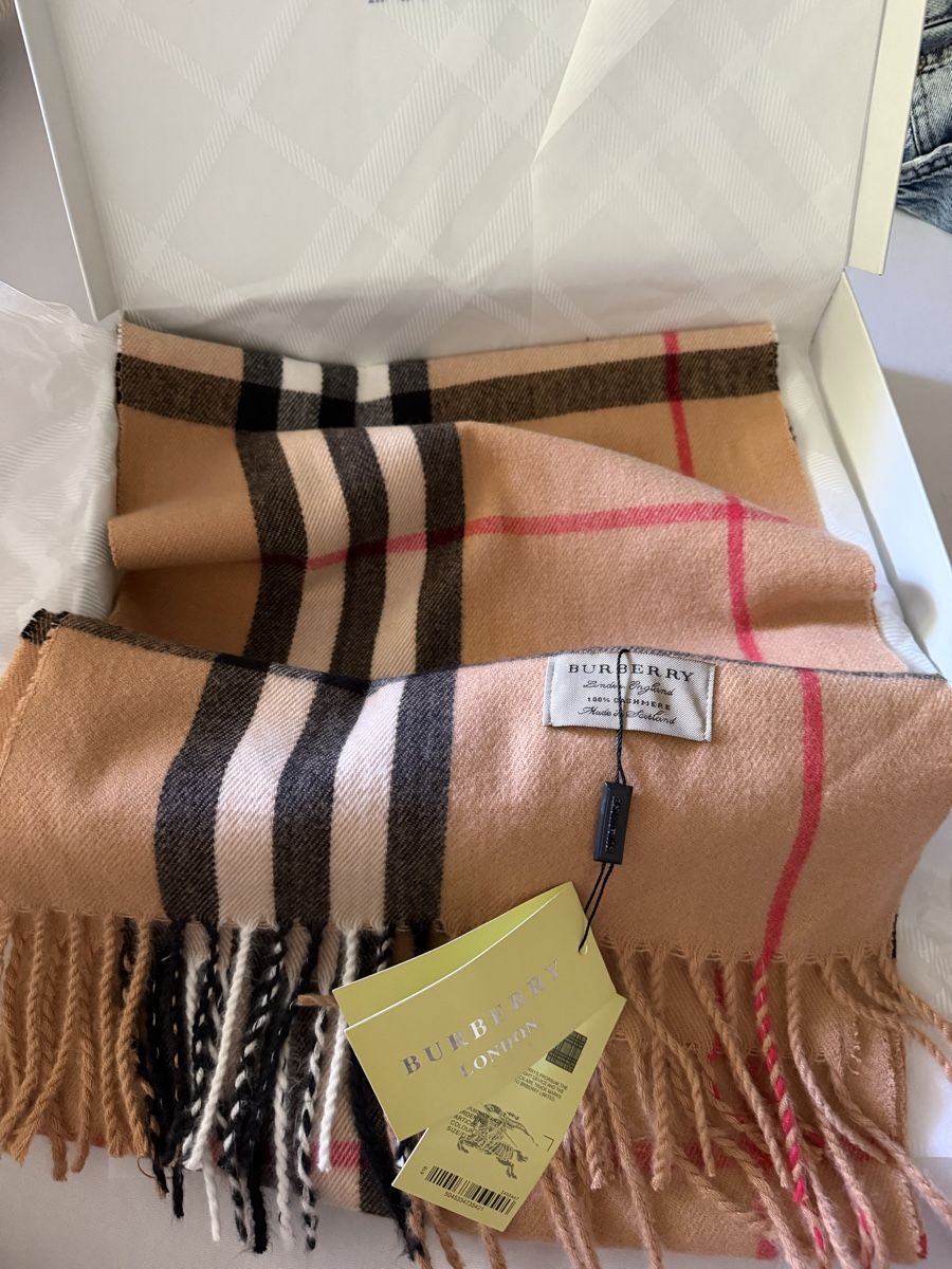 Burberry Foulard & Sciarpe: Kaschmir Schal von Burberry – Usato da Bern venduto da lar_x5sp 1