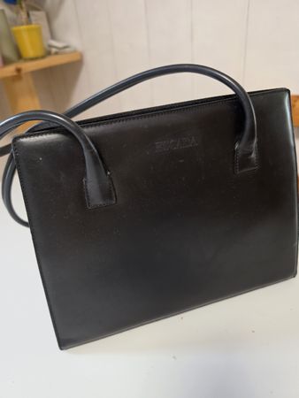 Borsa a spalla Escada pelle nera ottime condizioni