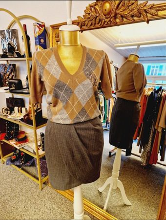Tara Jarmon Jupe Gr. 36 grau, top Zustand