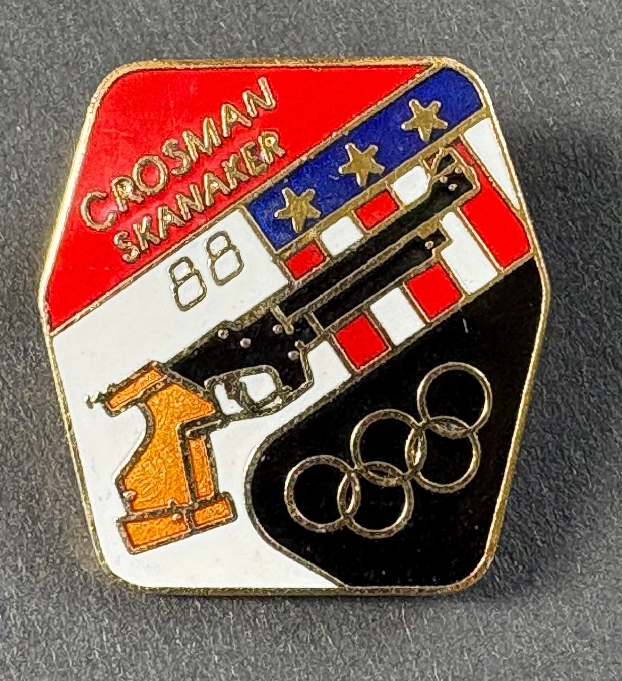 Placchette & Badge: ANSTECKNADEL OLYMPIA  88 SCHIESSEN – Usato da Ostermundigen venduto da wini63