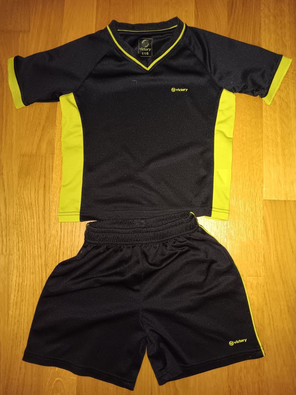 Lotti & Set di vestiti: Sport Kleider Set ,Gr.116 – Usato da Gelterkinden venduto da ram_5vkp 3