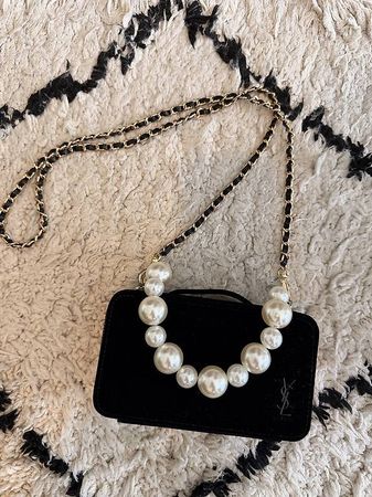 Yves Saint Laurent Opium Samt Crossbody / Clutch  Beauty