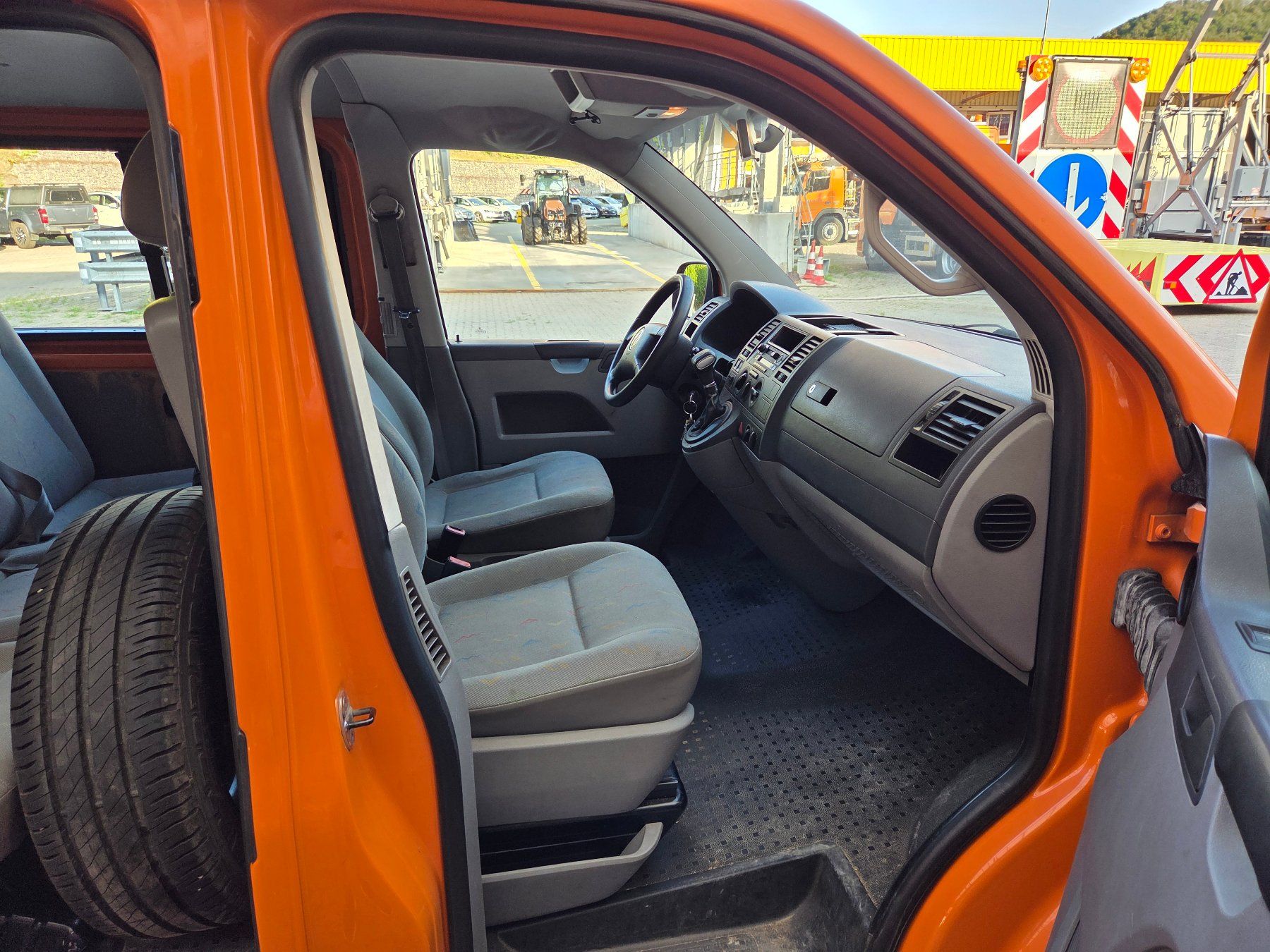 VW Veicoli commerciali: VW T5 Kombi TDI – Usato da Sissach venduto da ein_xz27 6