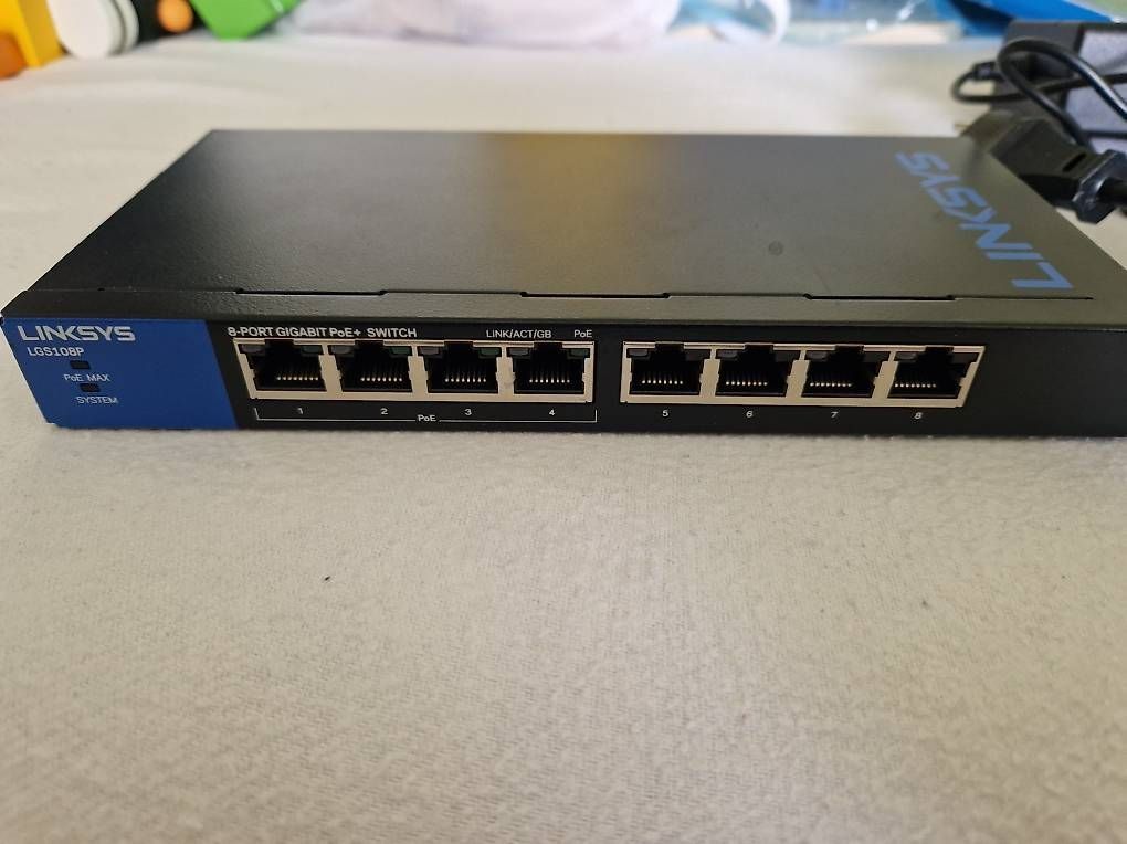 Linksys Hub & Switch: Switch POE+ Linksys LGS108P – Usato da Vufflens-la-ville venduto da jbf_7vx8