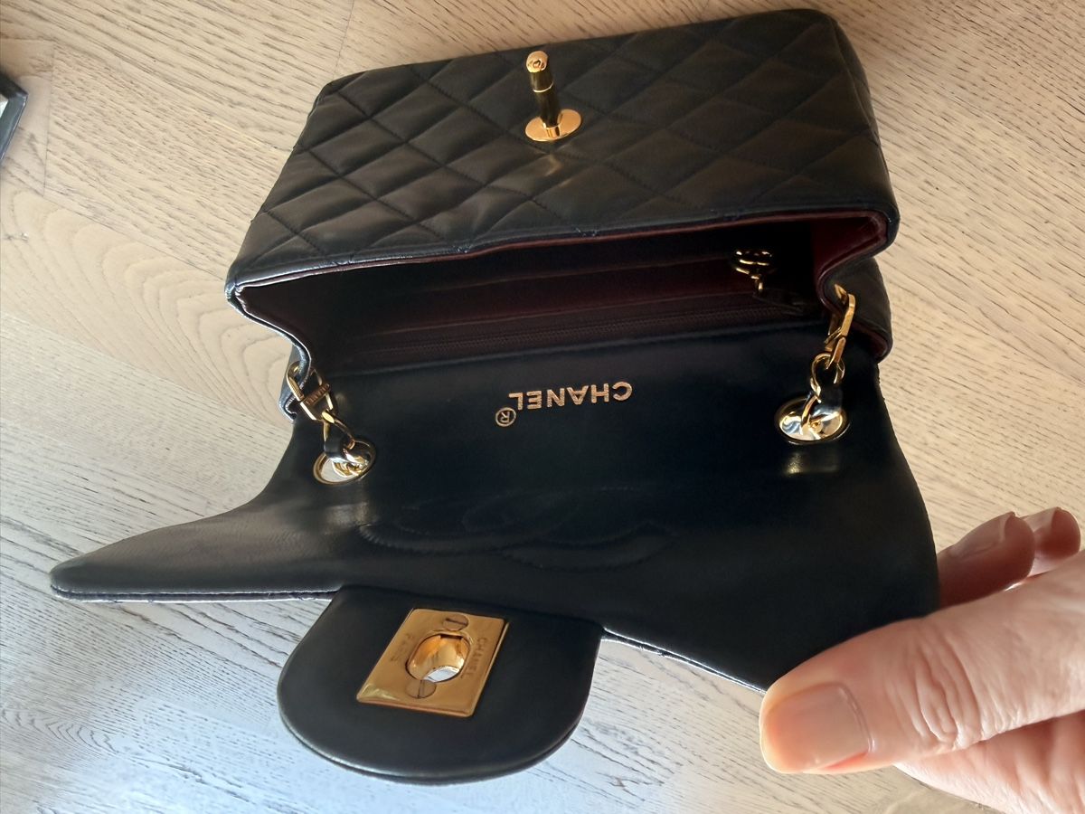 Chanel Sacs femmes: Vintage Chanel Mini Square Flap in Navy – D'occasion à Uster par ursonja01 5