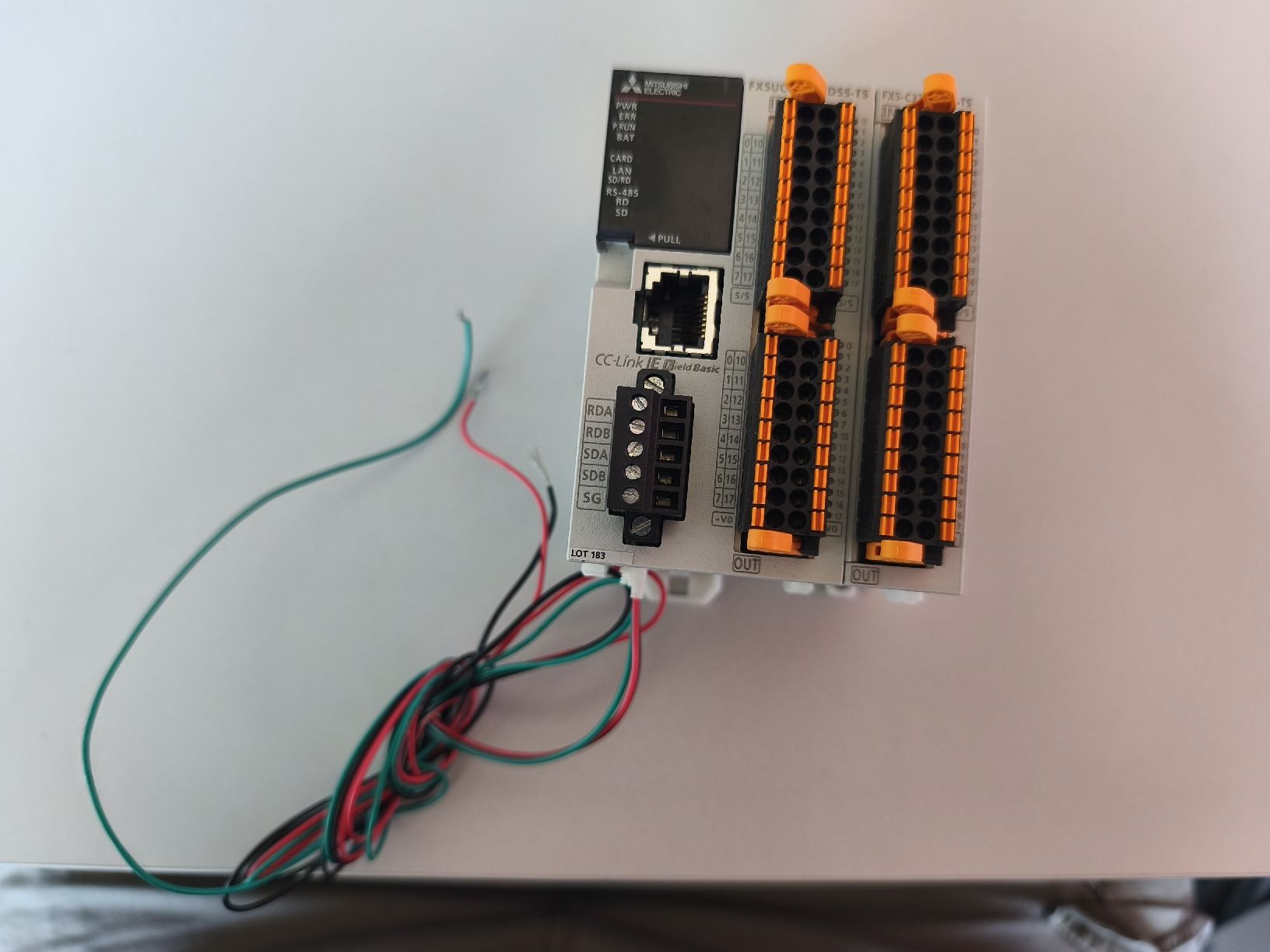 Mitsubishi Componenti elettronici: PLC Mitsubishi FX5UC-32MT/DSS-TS – Usato da Fontaines NE venduto da Onibaku 3