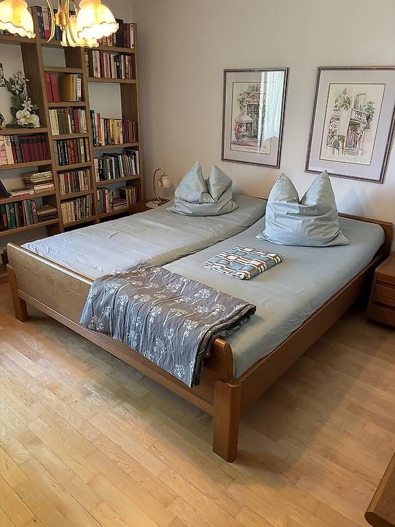 Lits: Bett mit einstellbarem Kopfteil – D'occasion à Urdorf par Rauber13
