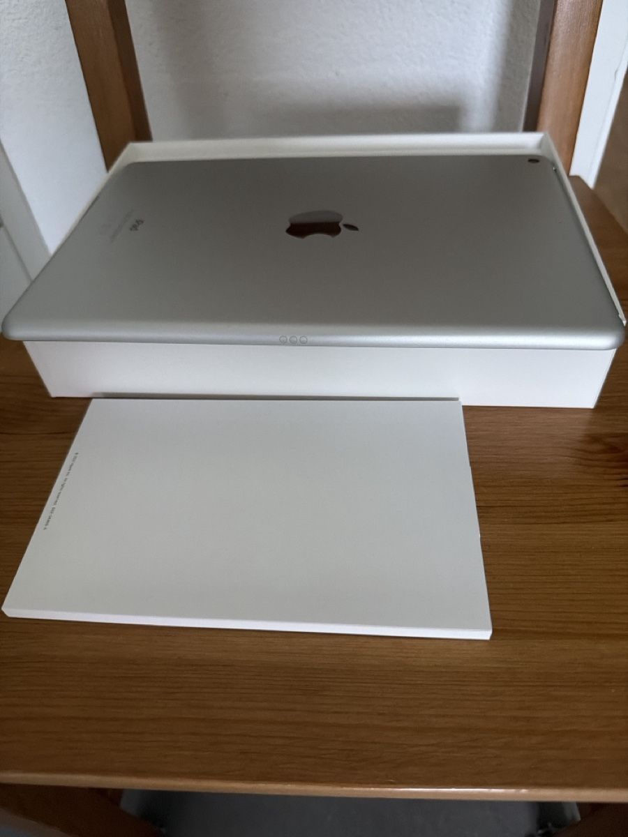 Apple Tablet PC: Apple - iPad 64GB – Nuovo e nell'imballaggio originale da zürich venduto da may_yj9f 5