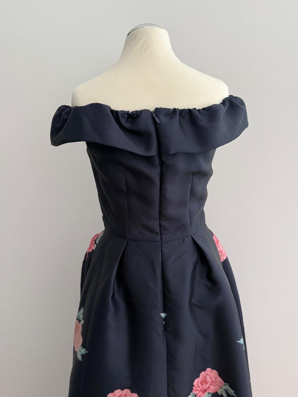 Kleider: Abendkleid dunkelblau mit Blumenmuster – Gebraucht aus Luzern von car_y9cn 2