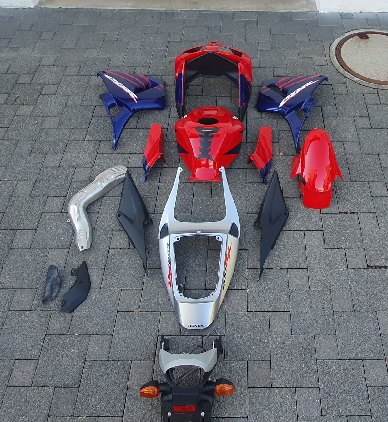 Honda Tutti i ricambio per moto: CBR 600 RR - Verkleidung (Original) – Usato da Rudolfstetten venduto da Nomad90