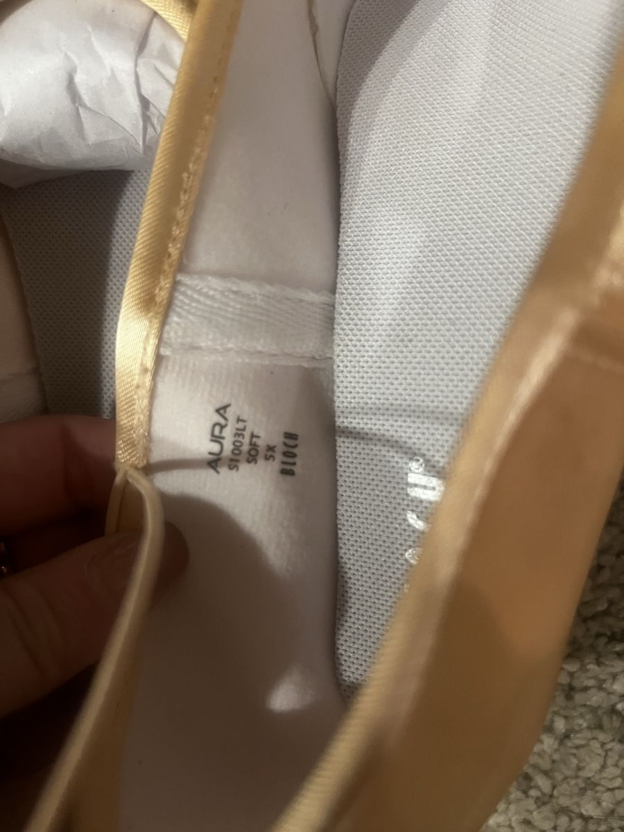 Damenschuhe: Spitzenschuhe Bloch – Neu und originalverpackt aus Wollerau von fer_h6qy 1