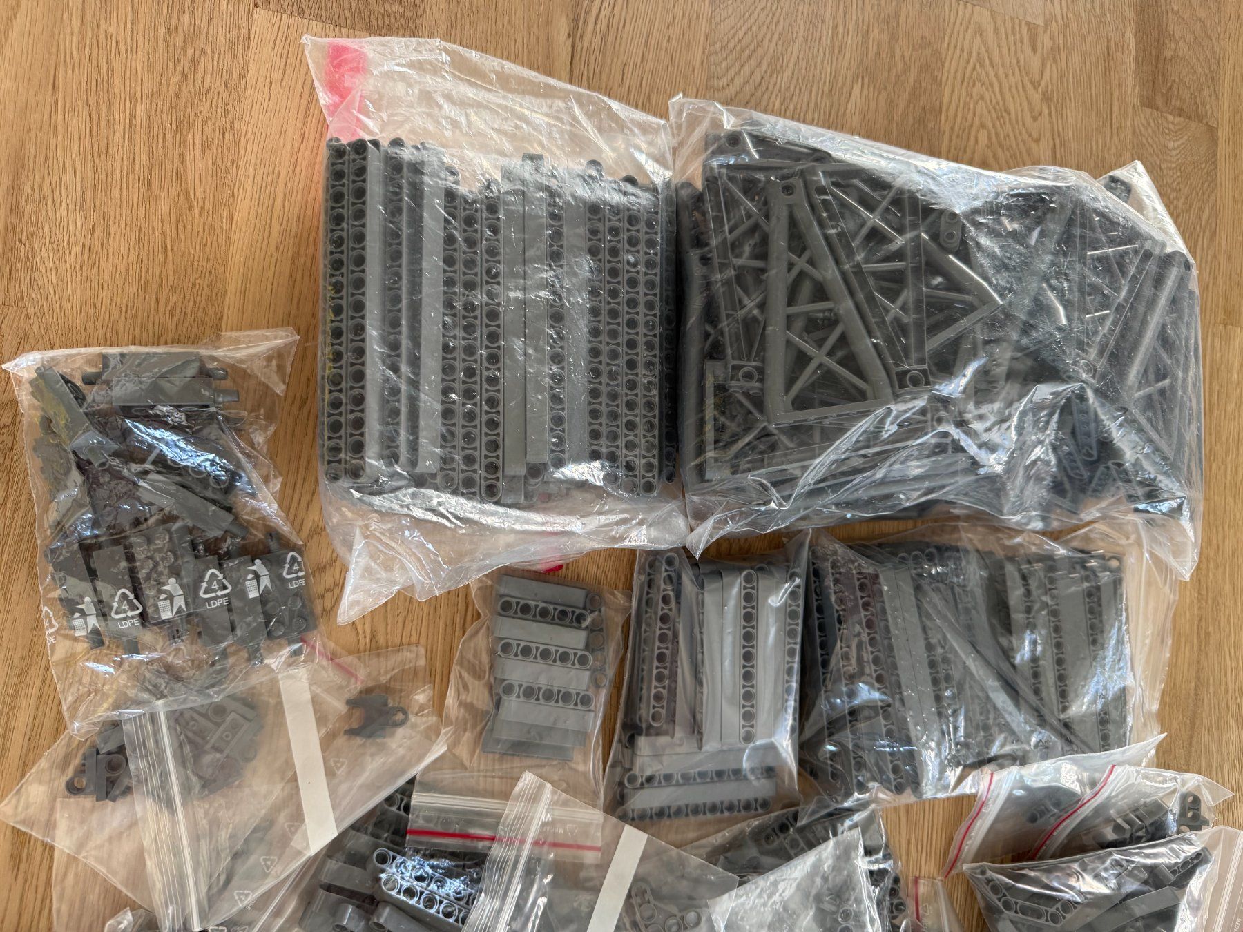 Technics Kit di costruzioni: LEGO 3,3kg TECHNIC-Teile – Usato da Giswil venduto da Raglauna 1