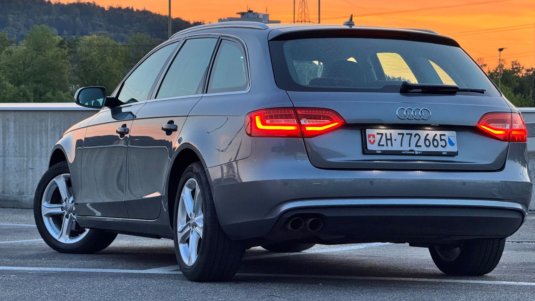 Audi Automobili: Audi A4 Avant grau, 2.0 TDI Multitronic Ambiente – Usato da Zürich venduto da fotopixel 7